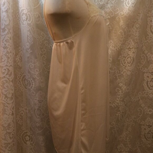 Gloria Vanderbilt vintage nightie size large and really pretty! 100% nylon - Picture 3 of 7